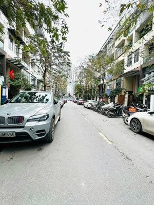 bán nhà, phân lô phạm tuấn tài, cầu giấy 63m2, 24 chỗ, vỉa hè, 21 tỷ , khu siêu giàu, công viên