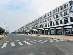 bán gấp shophouse 4 tầng 3pn, 4wc, mặt tiền đường 32m tại stc long thành, giá ưu đãi 7,1 tỷ vnd