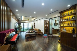 chính chủ bán căn hộ 3 phòng ngủ, 148m2 chung cư discovery complex 302 cầu giấy. lh 