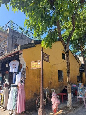 nhà 2 tầng mt nguyễn thái học phố đi bộ hội an nhà đẹp, giá tốt.