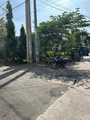 bán lô đất góc 2 mặt tiền hẻm dt 2000m2 đường huỳnh thị hai, phường tch gần bv q. 12 giá 68tỷ