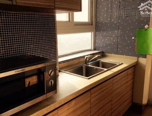 cần cho thuê nhà cấp ngõ 39 dịch vọng dt 30 m2 gồm khu vệ sinh và bếp nấu ăn, giá 5 triệu/ 1 tháng