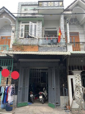 bán nhà ngã 4 bình thung 3pn, 2wc đường xe tải