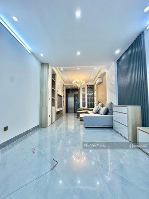 bán nhà nguyễn hoàng-mỹ đình từ liêm- 42mx6t thang máy, thông sàn- full nội thất- sát phố- ngõ rộng