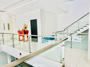 bán gấp showroom mặt tiền đại lộ hùng vương - phường phú thuỷ - phan thiết