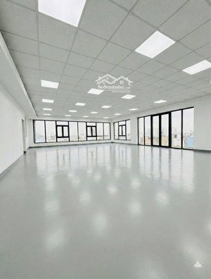 chính chủ cho thuê văn phòng lương thế vinh 120m giá 18 triệu/tháng