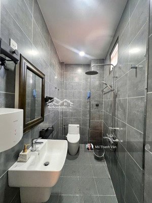 bán nhà hẻm xe tải khu dân trí cao dtsd 150m2 có3 lầu đúc thật nội thất châuâu giá 10.2tỷ0938295519