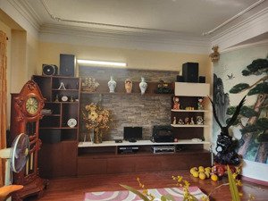 bán gấp nhà mặt ngõ pl hoàng quốc việt, dt: 150m2, mt: 12m.ngõ ô tô tránh,cách mp 40m.giá hot 31 tỷ