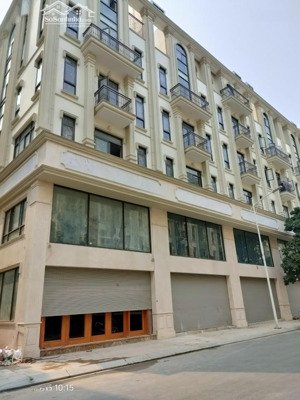 cần bán gấp nhà liền kề văn khê dt100m2,mt5m,nhìn chung cư ,đường rộng 24m,kinh doanh ,giá rẻ