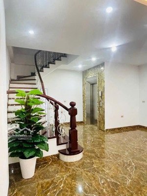 nhà 7 tầng thang máy ô tô đỗ cổng phố vân hồ 80m 21.8 tỷ