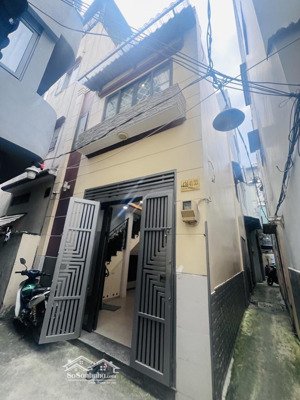 nhà hẻm lung linh, đ. cmt8 , ngay c. hòa hưng thông hoàng sa. hẻm ba gác 45m2, 2 tầng, 3pn, 6,75 tỷ