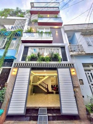 cô hai cần bán gấp nhà mạc đĩnh chi-q1, gần công viên lê văn tám. 4tỷ550/78,6m2 đang cho thuê 30tr