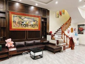 nhà đep! la thành 2 thoáng ô chờ thang máy 30m ra phố ôtô gần nhà dân xây ở,cho thuê đỉnh 46m 4t