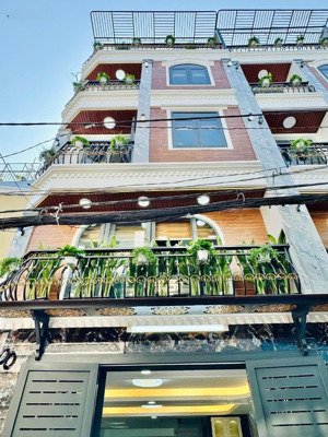 nhà đẹp xây mới hẻm xe hơi gần emart phan huy ích gò vấp. diện tích: 4.8m x 13m hướng bắc