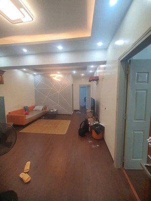 chính chủ cần bán căn hộ tòa tttm kđt xa la ,hà đông căn 2 ngủ 1wc 58m2, nội thất full đồ ,sđcc