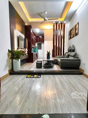 bán nhà trung liệt đống đa 39m2 5 tầng ngõ thông gần phố gần oto 3 thoáng 5 ngủ ở ngay 8.35 tỷ