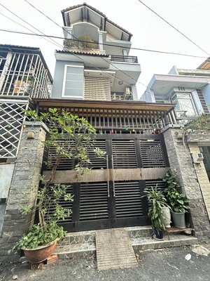 bán nhà thủ đức 3 tầng hxh- đường phú châu- tam bình.-dt: 99m(5x20)- chỉ : 9 tỷ tl -4 pn - shr