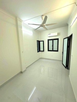 siêu hiếm ở ngay đón tết - phố khâm thiên, đống đa, dân xây dt 40m2, 5t, mt 4m giá 5.65 tỷ