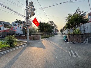 bán đất đẹp vân nội, ngõ thông, vuông vắn. 5 phút qua nhật tân, gần cấp 3 vân nội. chỉ 3,94 tỷ.