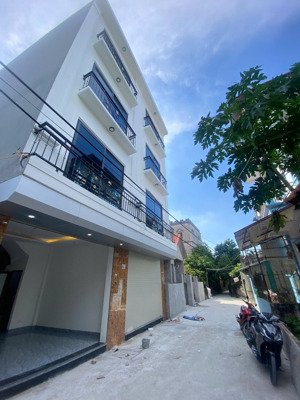 bán nhà trong đê song phương tiền lệ, ngõ thông, ô tô vào cửa. dt 51m2, 4 tầng. giá 4,65 tỷ