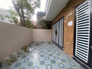 bán nhà ngay đại lộ thăng long, sát nhà văn hoá và công viên hồ điều hoà, dt 50m2x4t. giá 4,55 tỷ