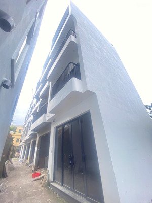 bán nhà đông la, cách 500m ra vành đai 4, không quy hoạch. dt 33m2, 4 tầng. giá 4,5 tỷ