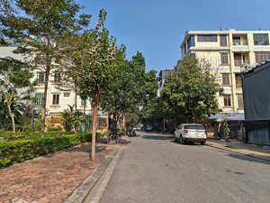 bán đất-phân lô giang biên-long biên-40m2-13.x tỷ-vỉa hè ô tô tránh-kinh doanh