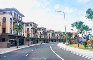 bán shophouse tại vinhomes royal island, 9.6 tỷ, 135m2, 5pn, 3wc, mặt tiền 8m