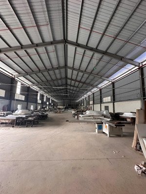 cho thuê 1000m2 kho xưởng tại phú cát - quốc oai - hà nội. giá 65 triệu/tháng lh 
