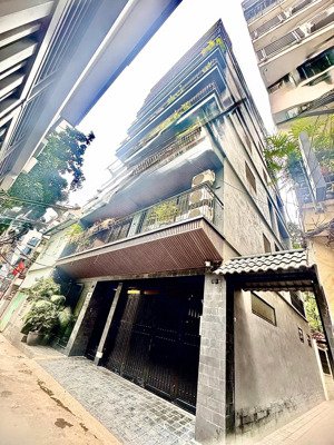 chính chủ bán toà apartment view hồ, gara. vị trí đắc địa lõi tây hồ. dòng tiền ~ 180 triệu/tháng