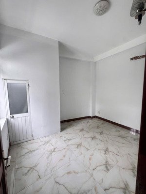 hiếm linh đông 2 tầng 78 m2 chỉ 4,8 tỷ tl 2 pn 2 wc có 28 m2 sân vườn hoặc sân để xe