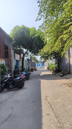 nhà cấp 4 kiêng cố. shr hẽm xe tải tránh, cách mt nguyễn ảnh thủ 100m, ngang lớn 5.5x17 chỉ 3.4 tỷ