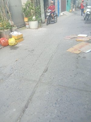 nhà chính chủ cách hẻm xe hoi 30 m quận 8 chi hơn 3 tỷ