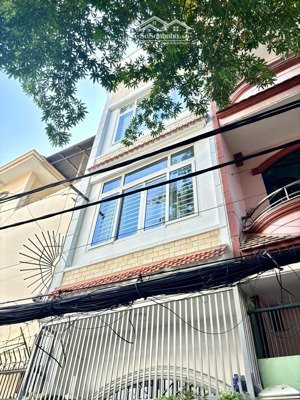 vip phú nhuận - 4 tầng - hẻm xe hơi gần mặt tiền - giá siêu hấp dẫn