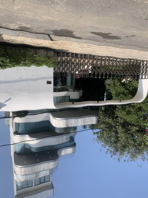 cần phải bán lô đất. đã xây móng làm nền làm cửa sắt chắc chắn gần chợ đo đạc q2