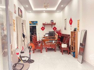 nhà gần vincom lê văn việt, 63m2, ngang 5,2m - 2 tầng cứng cáp - giá chỉ 4,75 tỷ (tl thiện chí)