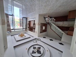 ngang 7.3 nhà mới 4 tầng có gara