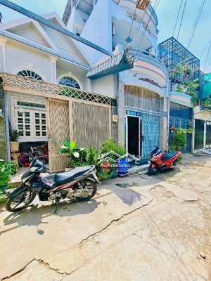 thạch lam hẻm ô tô thông 54m2 vuông vức không lộ giới ở ngay đón tết chỉ 5.x