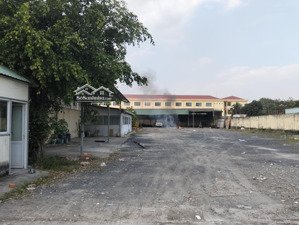 2400m2 có 1300m2 thổ cư mặt tiền ql1a bến lức