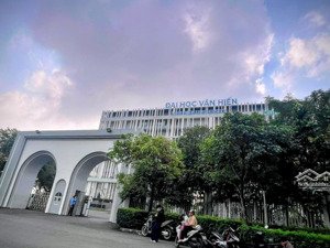 nh.à to, đường to, gi.á nhỏ.
5x18, 5 tầng vuông đét, lộ nhựa 12 m, cách n v linh 100m. nhỉnh 8t.ỷ