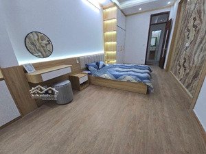 cần bán gấp nhà lĩnh nam 31m,5 tầng nhỉnh 7d.full nội thất,gần đh , cấp 3 hvt.sổ đỏ cất két