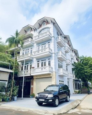 em trai chính chủ gửi lô góc vạn phúc trước tết kinh doanh dt 55 m , mặt tiền 14 m . giá 22 ty