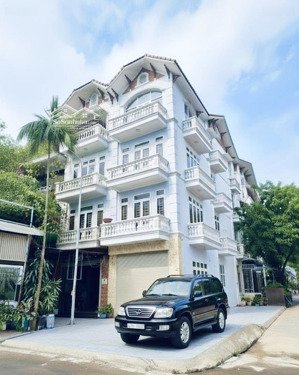 tôi chính chủ cần bán gấp trước tết .lô góc vạn phúc 3 thoáng , kinh đa ngành . giá mong muốn 23 ty