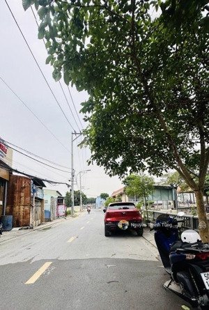 nhà cấp 4 gần mặt tiền đường thạnh xuân 25, diện tích 172m2, ngang 5.2m, 2 mặt hẻm 8m, gần chợ.