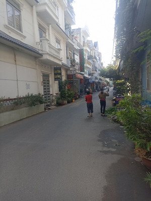 lê văn khương - đường 8m - 88m2 - dưới 5 tỷ ( thương lượng )