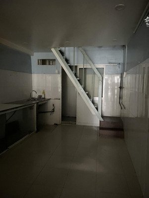 sát mt cmt8 - hẻm 3m thông - 38m2 - 2 tầng - 5.2 tỷ