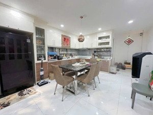 bán nhà bình thạnh - xe hơi đỗ cửa -50m2 (4,6 x 12) -4 tầng - ngay gần chợ bà chiểu