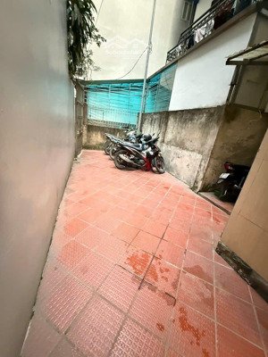 hoàng mai - hồ đền lừ - ô tô đỗ cổng - 34m2 - 6 tầng - dân xây - nhỉnh 7 tỷ.