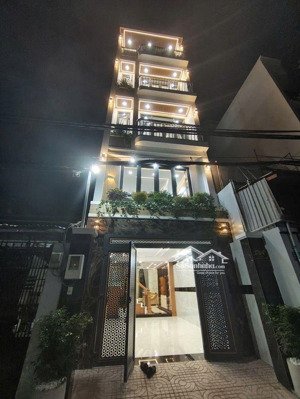 nhà mới đẹp - 5 tầng - thang máy - sát mặt tiền - thiêt kế hiện đại - nội thất cao cấp - chỉ 9,x tỷ