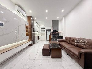 mặt ngõ ô tô đội cấn, lô góc, mt 4.3m. 10m ra mặt phố. full nội thất, nhỉnh 11tỷ. sổ đẹp